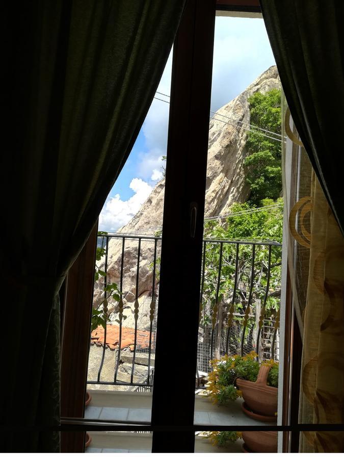 B&B L'Arabatana Пиетрапертоза Екстериор снимка